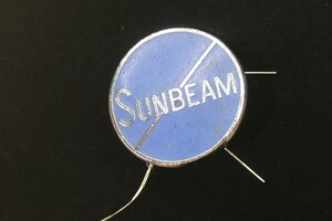 104528 ヴィンテージ 「SUNBEAM」サンビーム　 旧車　メタル　バッジ　エンブレム　ENGLAND　バッヂ　バッチ アンティーク　ビンテージ