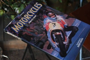 101937 洋書 「Motorcycle Trials Motocross Enduro Barry Sheene」　本 自動車 外車 洋書 スーパーカー 旧車 ヒストリックカー 英国