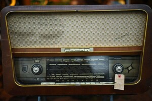 000856 ドイツ製　RFT ヴィンテージ　ラジオ　ビンテージ　アンティーク　昭和　レトロ　アンプ　レコード
