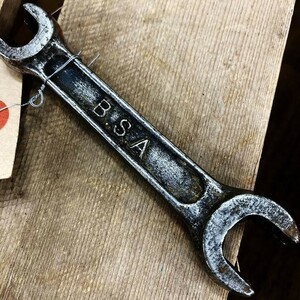 105715　BSA スパナ　レンチ　ツール　工具　英国製　ヴィンテージ　ENGLAND　ガレージ　インダストリアル　ビンテージ　アンティーク