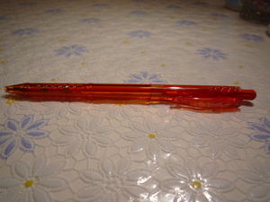 ノック式ボールペン　0.7mm　油性インク　オレンジ