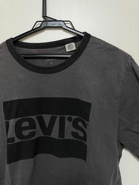 Levis Tシャツ