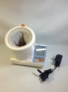 A1733☆OMRON オムロン 自動電子血圧計 血圧計 血圧測定 HEM8101-JE3 スポットアーム 健康器具 測定器 上腕式 ACアダプター付き