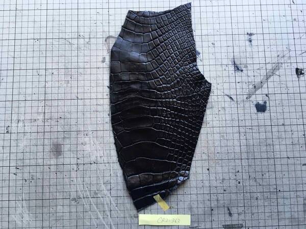 CR2-363★野生の生きた証の傷 特大最高級ポロサスクロコダイル ブラック マットレザークラフトはぎれハギレ ワイル ドバイカーズアイテム