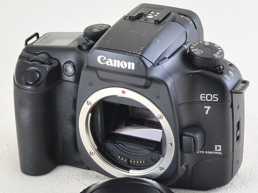 Canon eos 7 ボディ -mark -d -kiss -3 -7s -5 -1nの値段と価格推移は 