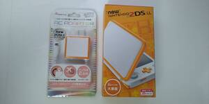 < new goods > nintendo 2DS LL body ( white × orange )+ after market goods 2DS LL AC adaptor ( white × orange )+3DS soft 7 pcs set 