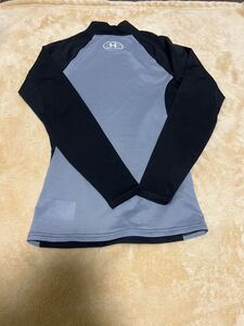 アンダーアーマー 長袖Tシャツ 150