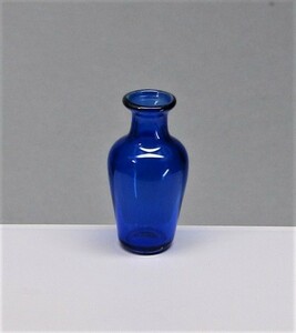 12分の1サイズ　ガラス花瓶・ブルー ドイツ製　ドールハウス　ミニチュア　