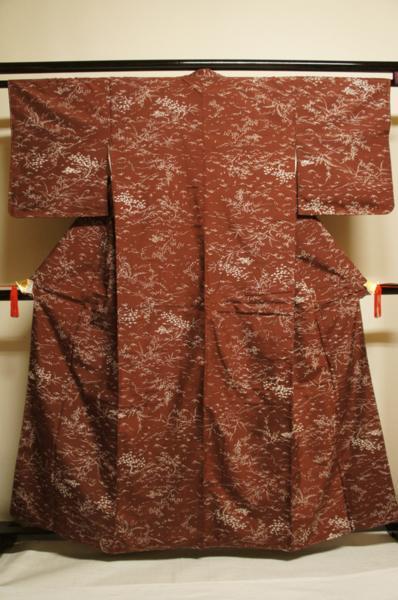 Hakusan Tsumugi Dark color hand-painted flower pattern Unworn Small crest with discipline [K7556], women's kimono, kimono, small crest, Tailored