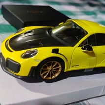 ★カーフィギュア★Maisto 1:24　PORSCHE　ポルシェ 911 GT2 RS_画像1