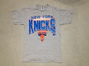 ビンテージ　NBA NEW YORK KNICKS TEE ロゴプリント ニューヨーク ニックス Tシャツ USA製