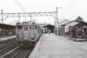 飾って楽しむ鉄道写真（昭和の駅in九州：長崎本線 肥前山口） NO.57750001