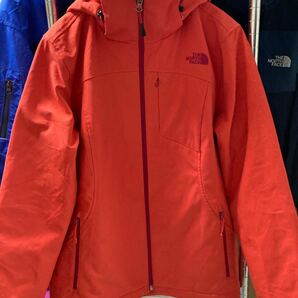 【年末限定】 THE NORTH FACE ノースフェイス ソフトシェルジャケット プリマロフト 中綿キルティング 赤系