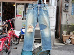 日本製　アレクサンダーリーチャン　ユーズド加工仕様のデザインジーンズ　サイズM