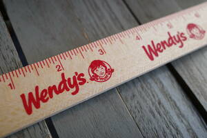 新品　Wendy’s ウェンディーズ　WOOD RULER　定規　インチ　文房具　アメリカ　企業　キッチン　ロゴ　オフィス　木製　メジャー