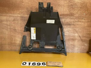 送料C [BS01696]即決!!スカイウェイブ250 CJ43A 純正インナーカウル シート下 カバー!!同梱可!!実働車外し!!検索)CJ43A-134