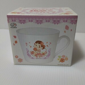 2012年 非売品 不二家 ペコちゃん 花咲く マグカップ