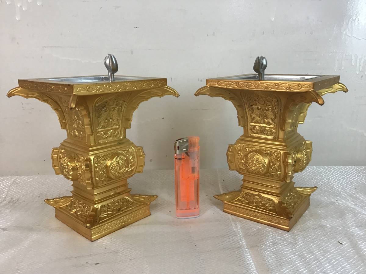 渡金の消し金仕上げの花立 五具足で28万の品 高さ13.5cm 仏具一般 渡金の消し金仕上げの花立 五具足で28万の品 高さ13.5cm 仏具一般