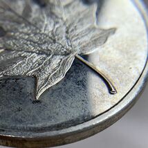 #N3-86 カナダ古銭　メープル銀貨幣　エリザベス2女王　コイン　旧家蔵出　直径35.1mm厚さ2.7mm量目18.7g　希少_画像5