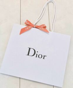 新品未使用★ディオール Dior ★紙袋 ショッパー　大サイズ　プレゼントに リボン付き　ショップ袋　★バレンタイン　限定