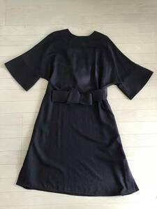 ☆新品　タグ付き　ADORE 黒色　ワンピース36☆