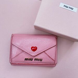 美品　MIUMIU ミュウミュウ　三つ折り財布　ウォレット　ラブレター ミニ財布