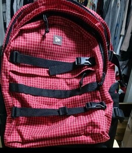 ニューエラ リュック 山登り トレッキング 赤チェック