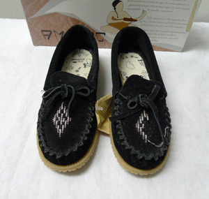 ◆AMIMOC アミモック 未使用難あり スウェード　ビーズ装飾　モカシン　シューズ　靴 黒　サイズ5