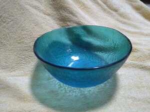 昭和レトロ ブルー ガラス製 小鉢 デザート皿 夏 綺麗 切子？ 青 アイス皿 食器 飾り インテリア 古い