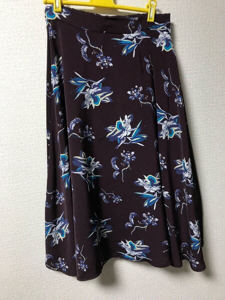 花柄スカート