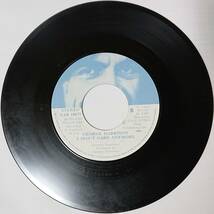 GEORGE HARRISON : DING DONG / I DON'T CARE ANYMORE 国内盤 中古 アナログ EPシングル レコード盤 1974年 EAR-10679 M2-KDO-624_画像5