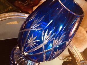 湯布院アンティーク 高級HOYA 江戸切子　伝統工芸　藍被せ切子　大花瓶 フラワーベース　ブルー（記念品）H25 W16