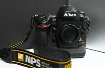 ★★1円から 箱つき超美品 Nikon D4ボディ NPSストラップ★★プロ仕様 バッテリー3個つき　Nikon検査済み_画像1