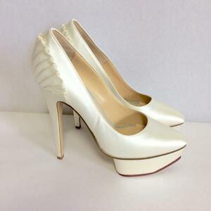 【新品】シャーロットオリンピア(CHARLOTTE OLYMPIA) 　ヒールパンプス　36.5 白/00854