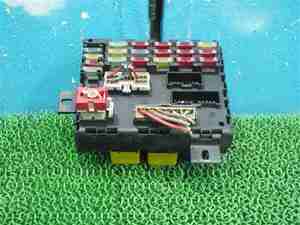 * 932A2 Alpha Romeo 156 fuse box 46447809 310844JJ