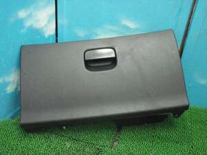 * T7W5F02 Peugeot 308SW glove box 14318JJ