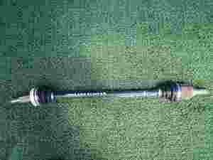 * NJ10 Nissan Dualis rear drive shaft right 320629JJ