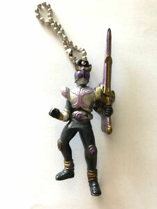 仮面ライダー クウガ タイタンフォーム 紫のクウガ ラバーキーホルダー