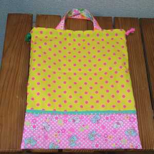  go in . go in . preparation polka dot pink spinks physical training sack . put on change sack pouch girl gym uniform sack hand made gym uniform inserting gym uniform sack gym uniform inserting 
