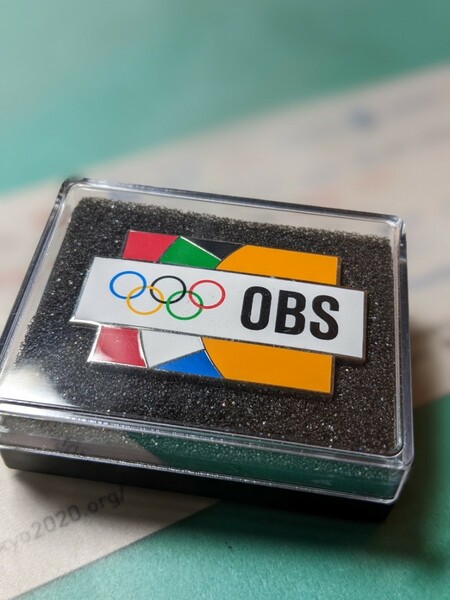 東京2020 オリンピック　OBS 　カラフル　非売品　ピンバッジ