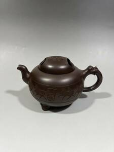 【聚寳齋*紫砂精彫 紫砂壺*牛蓋壺】茶壺 茶道具 中国古美術 時代物 容量：400cc