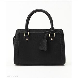 バックチャーム付き2WAYスクエアショルダー/ハンドバッグ