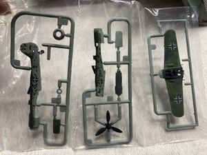 フォッケウルフ　Fw190D-9　 1/144 世界の傑作機　塗装済み半完成品 %2