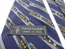 ■トラサルディ ネクタイ 紺 ストライプ 絹100％ 落札当日同梱可能 ￥300で3本まで同梱可能 TRUSSARDI Ｃ■_画像2