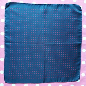 Pocket Teaf Silk Pocket Chef All Silk Color Navy и Reddoddod Pattern Размер 38 × 38 Новые продукты, изготовленные в Италии