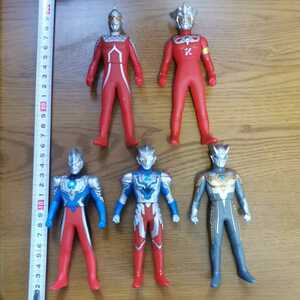 ウルトラマンゼット ウルトラヒーローシリーズ　ウルトラマンゼロ ウルトラセブン 絶版 ライブサイン 等 ソフビ フィギュア セット