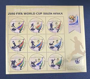 ナミビア　ワールドカップ　南アフリカ大会　SAPOA 金色印刷　円形切手　変わり種 　小型シート1種完　未使用 NH