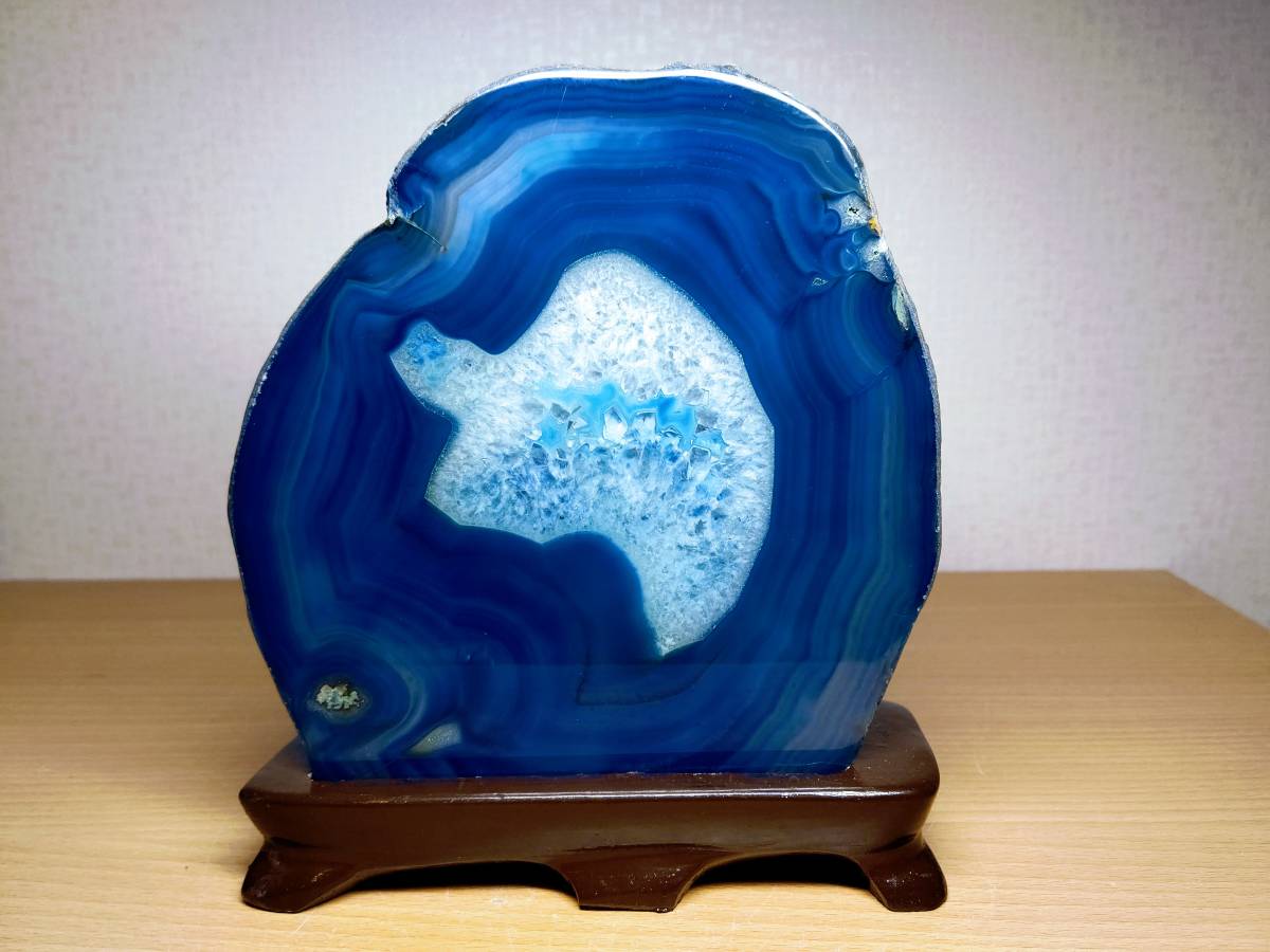 贅沢屋の 縞メノウ 1.1kg オニキス 瑪瑙 アゲート 原石 鑑賞石 自然石