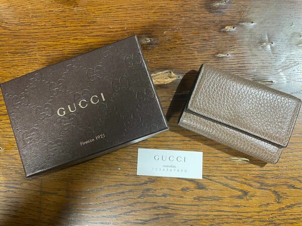 Gucci キーケース ブラウン