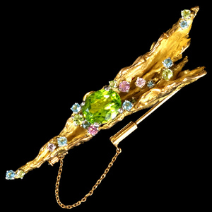 C9510[ rock .. two ] beautiful peridot 3.79ct multi Stone top class 18 gold (Pt900) purity brooch / pendant top 